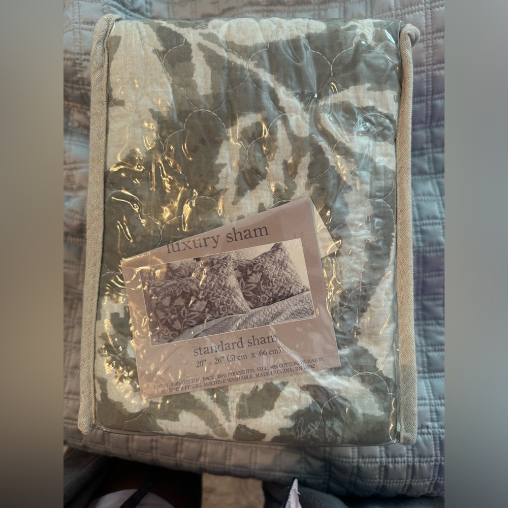 Set of 2 Luxury standard shams- NWT